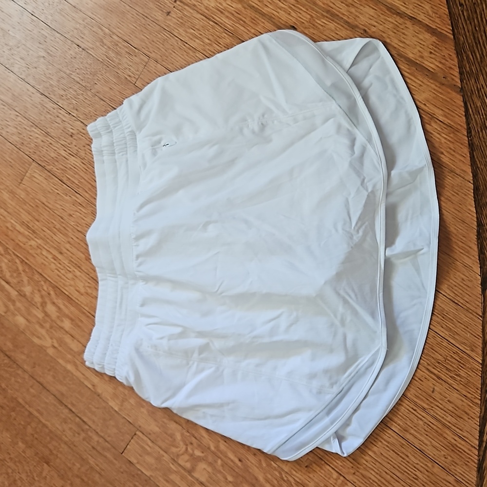 lululemon hotty hot skirt - white - size 6